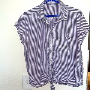 Old Navy size L seersucker purple and white short sleeve top with tie.
